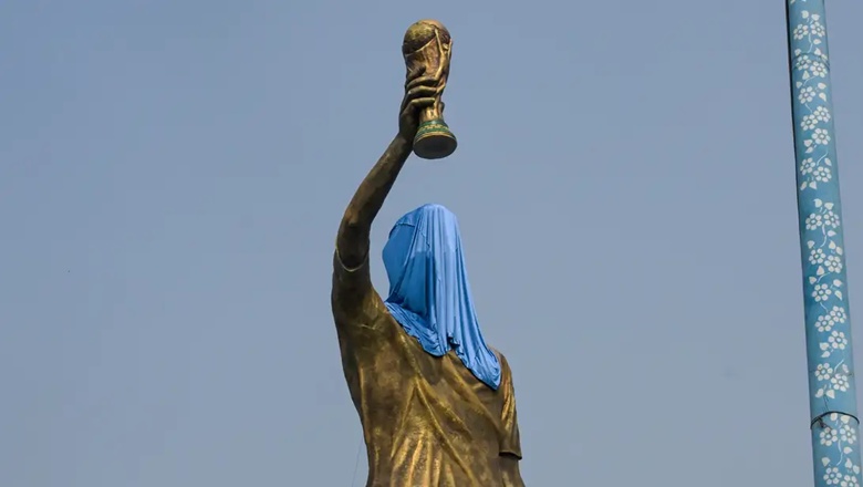 Lionel Messi gets a huge welcome from fans on his return to India - Ảnh 2