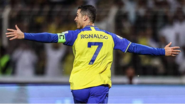 Cristiano Ronaldo ready to buy stakes at Al Nassr - Ảnh 1