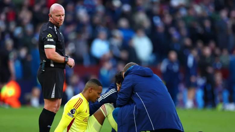 Nottingham Forest goalkeeper John Victor leaves the pitch in tears after serious mistake - Ảnh 1