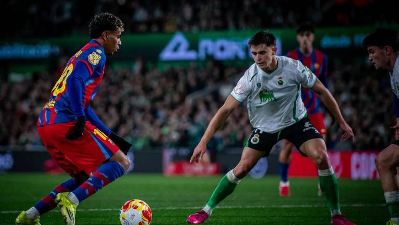 Barcelona match historic winning run: Frank Rijkaard&rsquo;s record in sight following Racing Santander victory - Ảnh 2