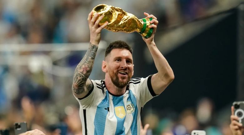 Who holds the record as the highest goal scorer in South America? - Ảnh 1