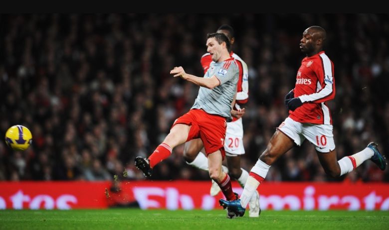 5 best half volley goals in Premier League history: Gerrard&rsquo;s thunderbolt, Cisse&rsquo;s rainbow at Stamford Bridge  - Ảnh 2