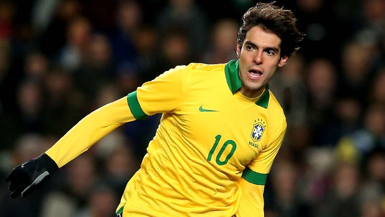 Ranking best Brazilian midfielder of all time: Ronaldinho salutes 2 World Cup-less icons  - Ảnh 2