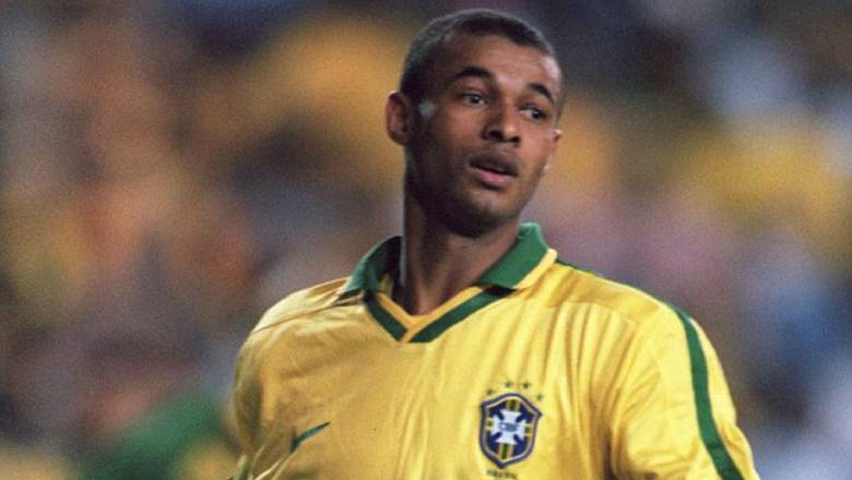 Ranking the best Brazilian right backs of all time: Alves&rsquo; trophies or Cafu&rsquo;s pace? - Ảnh 1