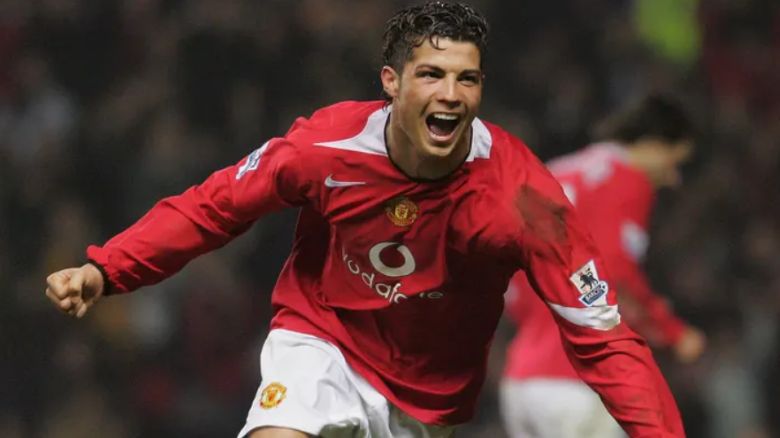 10 players who changed positions: Wenger rescued Henry, how Ferguson transformed Ronaldo - Ảnh 4