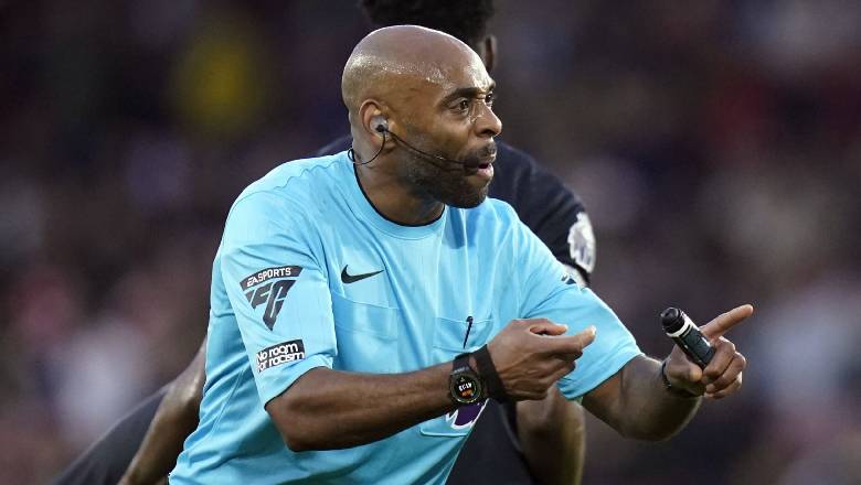 List of soccer players who became referees: Including 2 Ex-Man United defenders  - Ảnh 2
