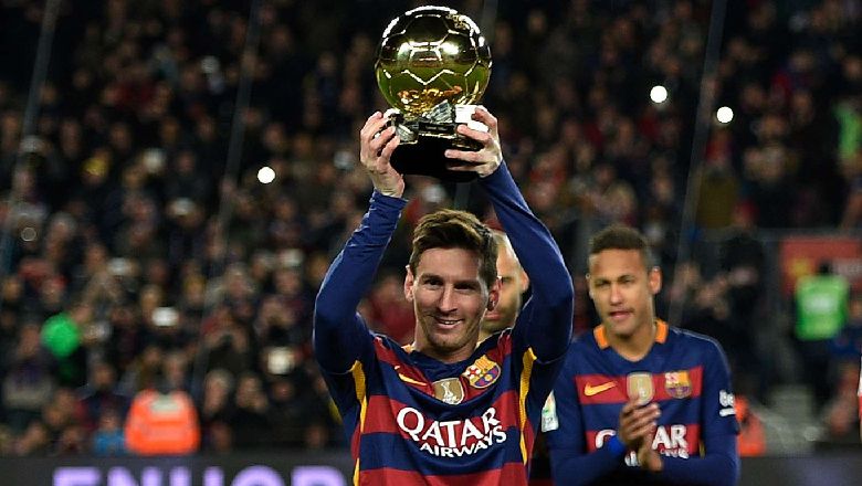 Is Messi a striker or midfielder?  - Ảnh 2