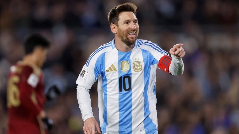 Is Messi a striker or midfielder?  - Ảnh 3