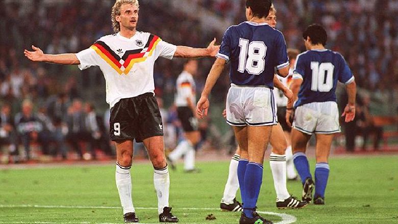 Germany&rsquo;s football kit history: Top 5 iconic shirt designs ranked - Ảnh 3